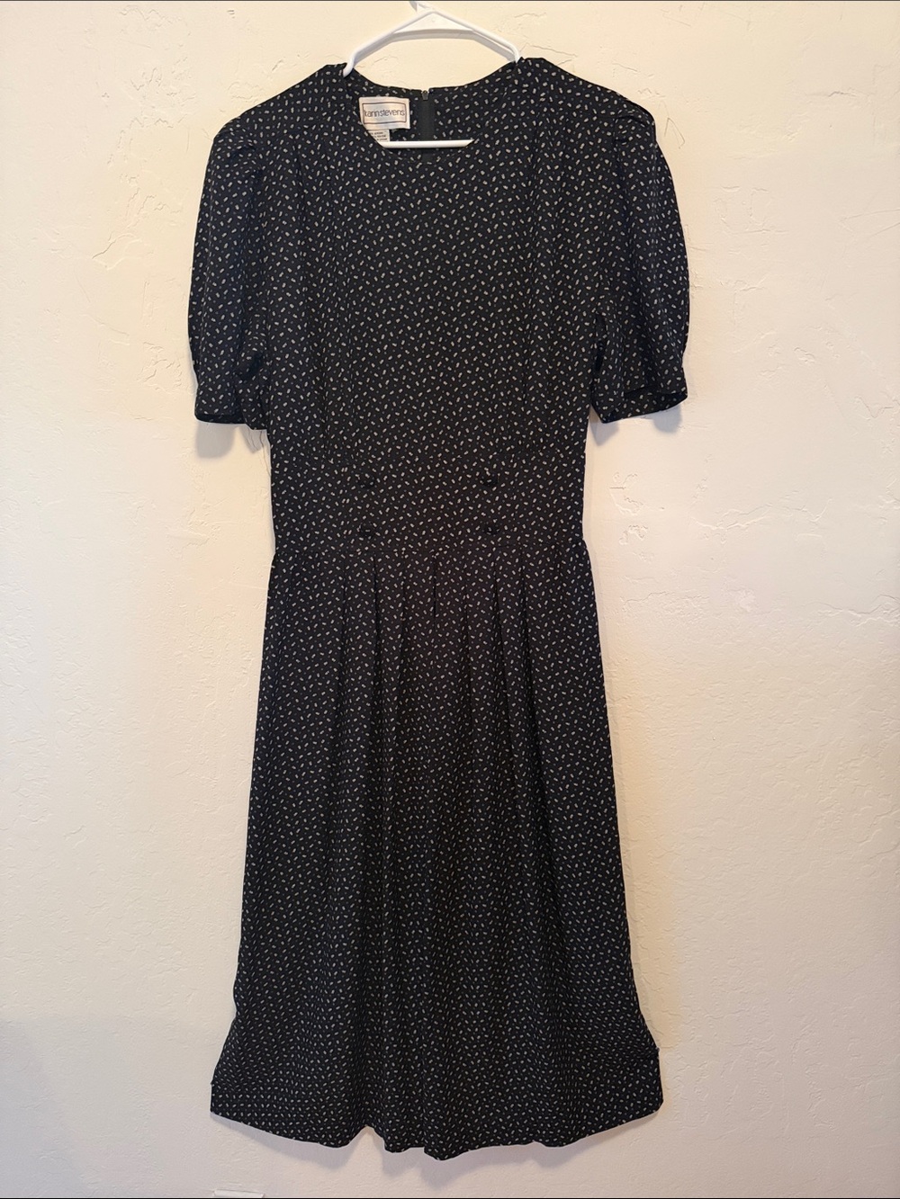 Vintage 80s "Cottagecore" Karin Stevens Black Midi Dress White Floral Size L